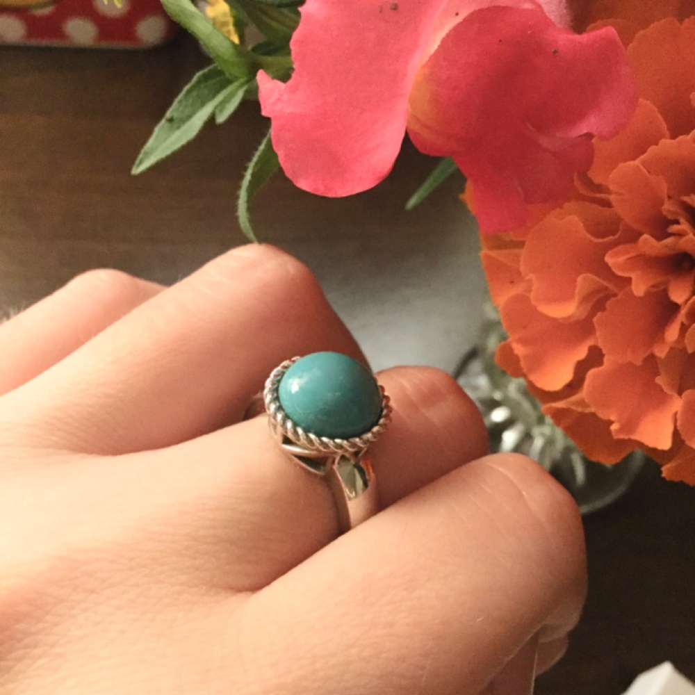 925 sterling silver Simulated Turquoise rhodium plated ring – size 6 - Picture 4 of 4